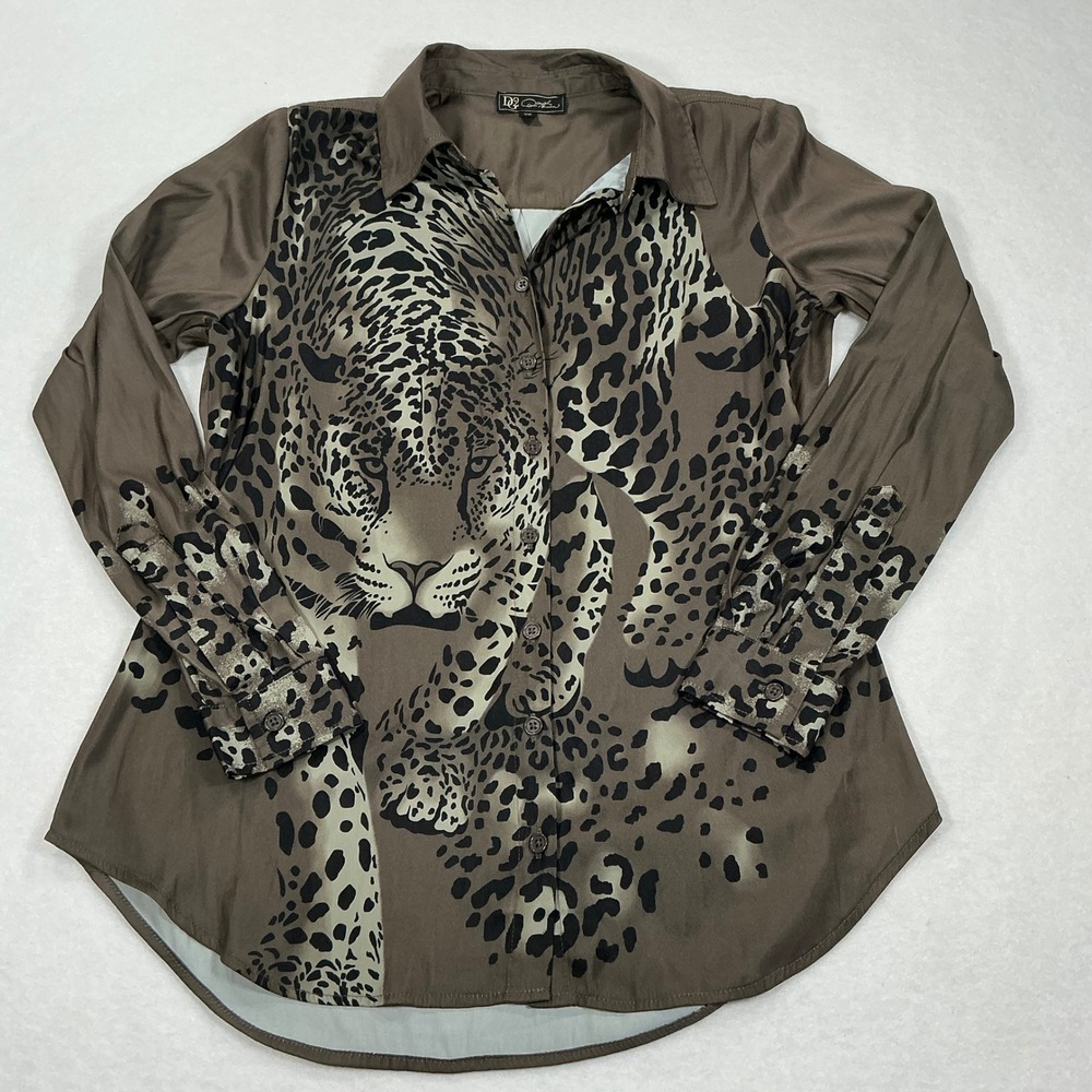 DG2 Diane Gilman Leopard Graphic Button Front Blouse Brown Olive XS 1659